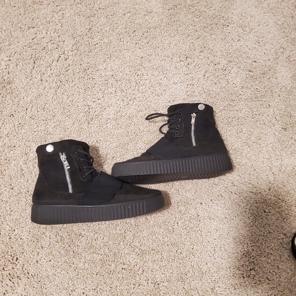 Rouge low tops